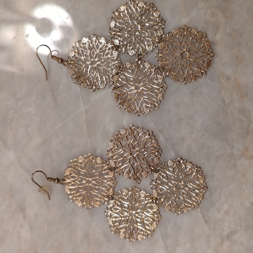 Delicate gold earrings